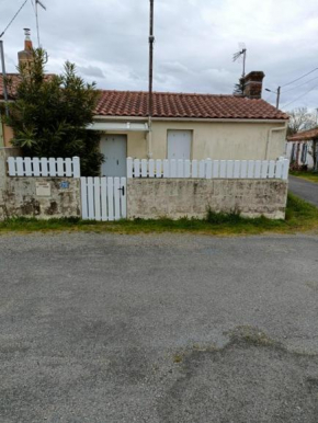 maison dans hameau 6 km de la mer